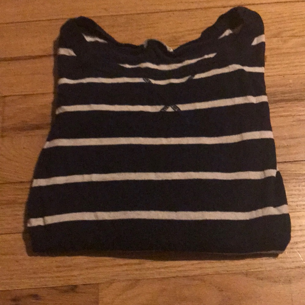 Striped quarter sleeve shirt